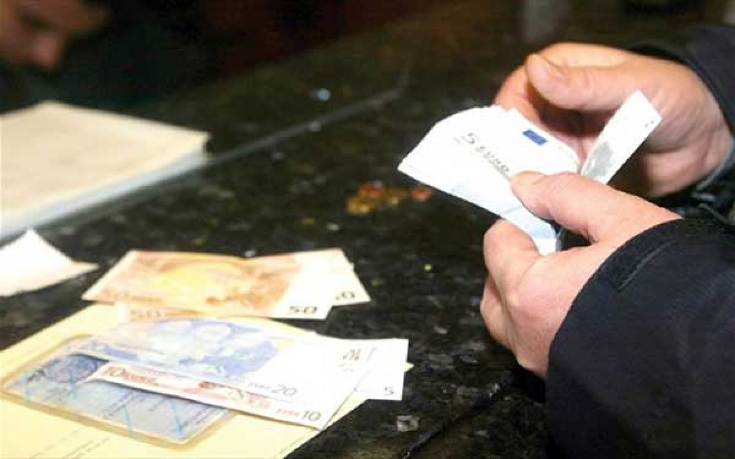 ΑΥΞΗΣΗ ΦΟΡΩΝ… ΜΕΙΩΣΗ ΕΙΣΠΡΑΞΕΩΝ!