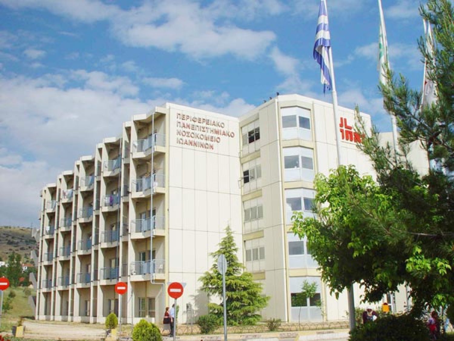 ΣΤΙΣ ΠΡΟΣΛΗΨΕΙΣ ΠΟΝΤΑΡΕΙ Ο ΣΥΡΙΖΑ