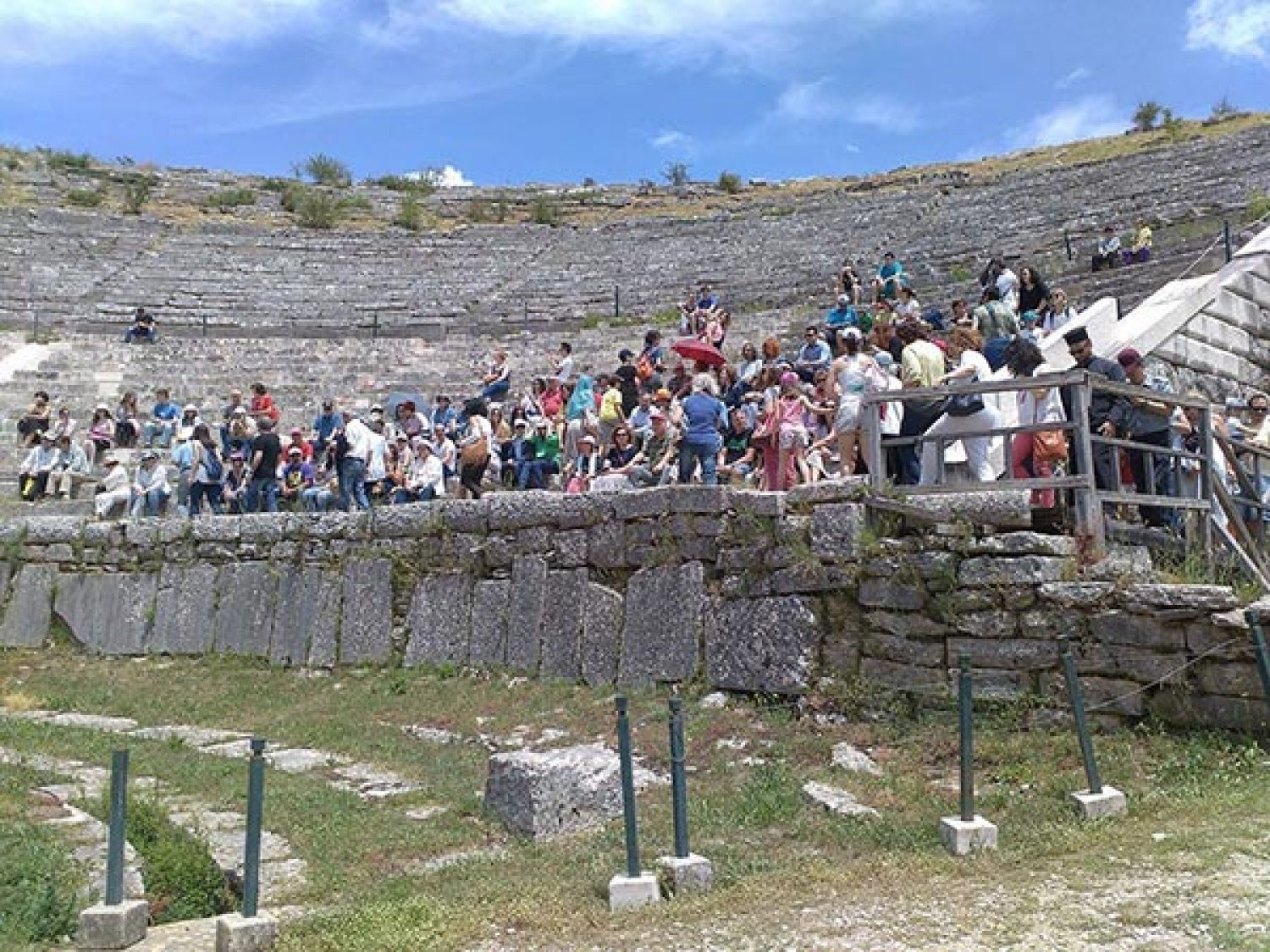 «ΠΡΟΙΚΑ» ΤΗΣ ΗΠΕΙΡΟΥ ΤΑ ΑΡΧΑΙΑ ΘΕΑΤΡΑ!