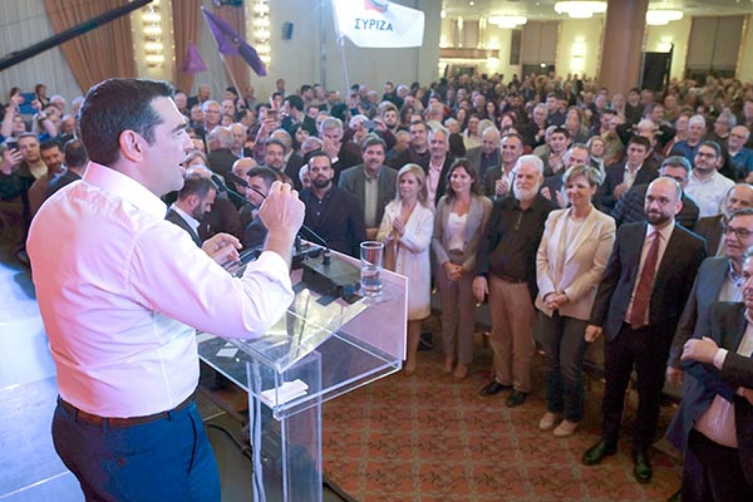 «ΠΕΤΑΞΕ ΤΗ ΜΠΑΛΑ ΣΤΗΝ ΕΞΕΔΡΑ»!