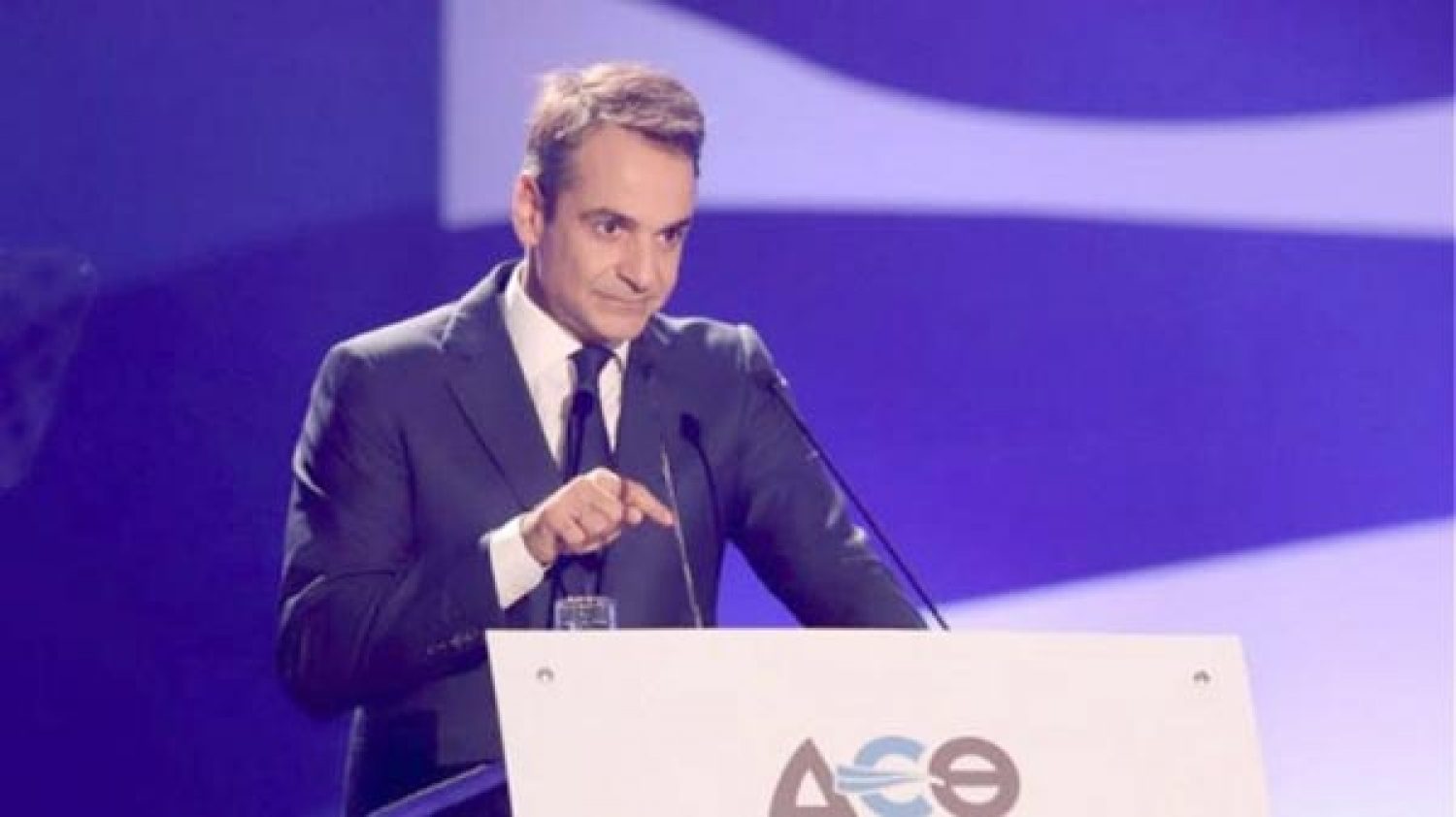 Ο ΚΥΡΙΑΚΟΣ «ΑΝΟΙΓΕΙ ΤΑ ΧΑΡΤΙΑ ΤΟΥ»!