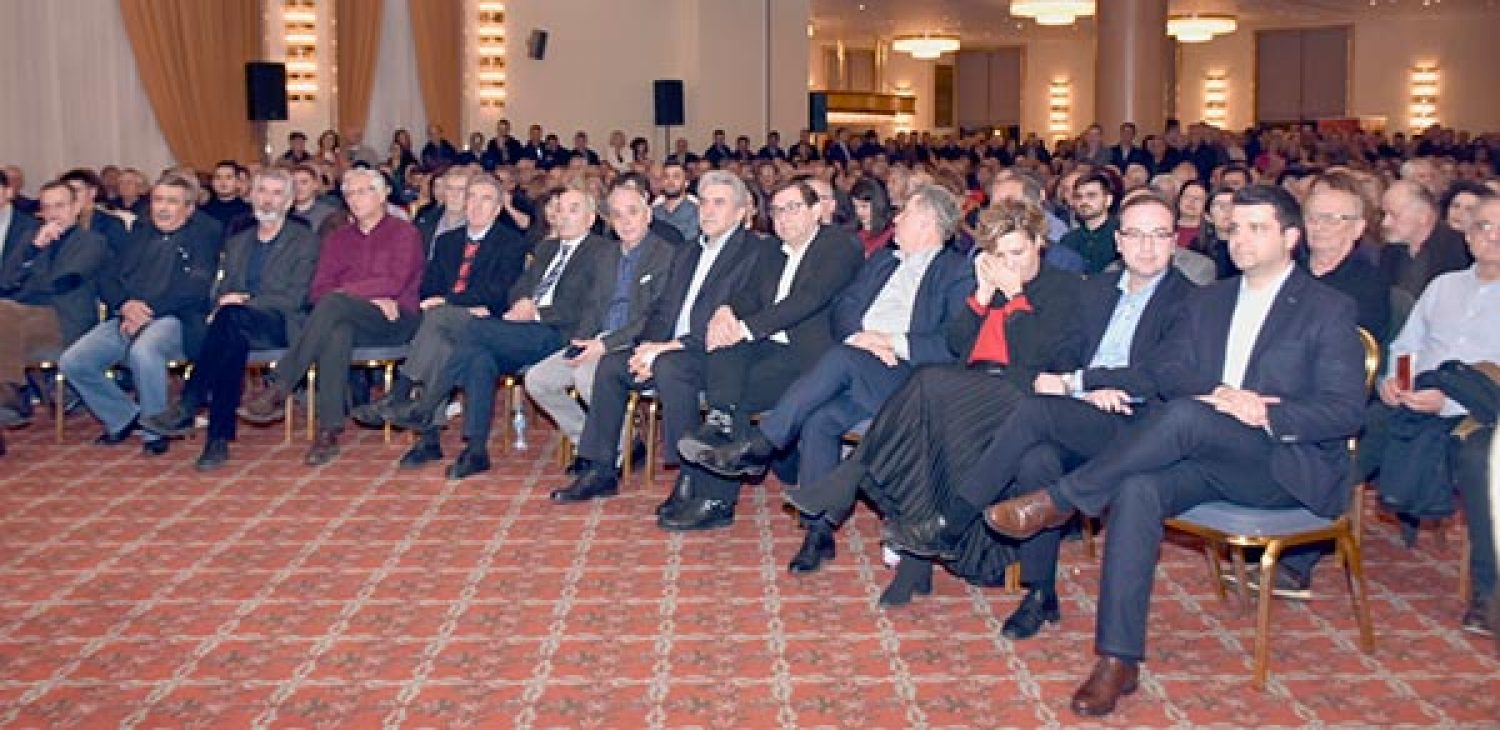 Ο ΑΛ. ΤΣΙΠΡΑΣ ΖΗΤΑΕΙ ΚΑΙ ΤΑ ΡΕΣΤΑ!