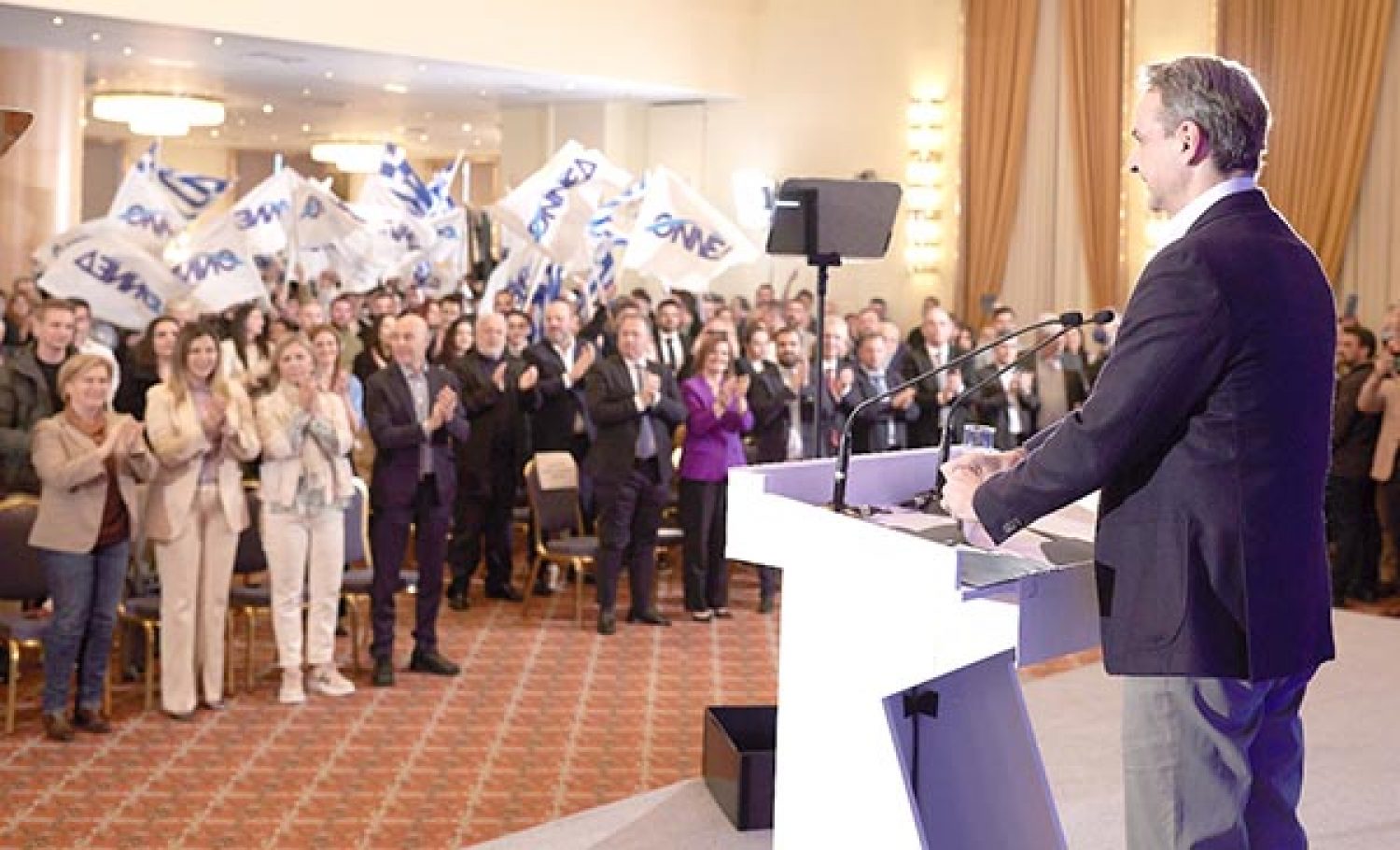 Ν.Δ.: ΑΓΩΝΑΣ ΔΡΟΜΟΥ ΓΙΑ ΑΥΤΟΔΥΝΑΜΙΑ!