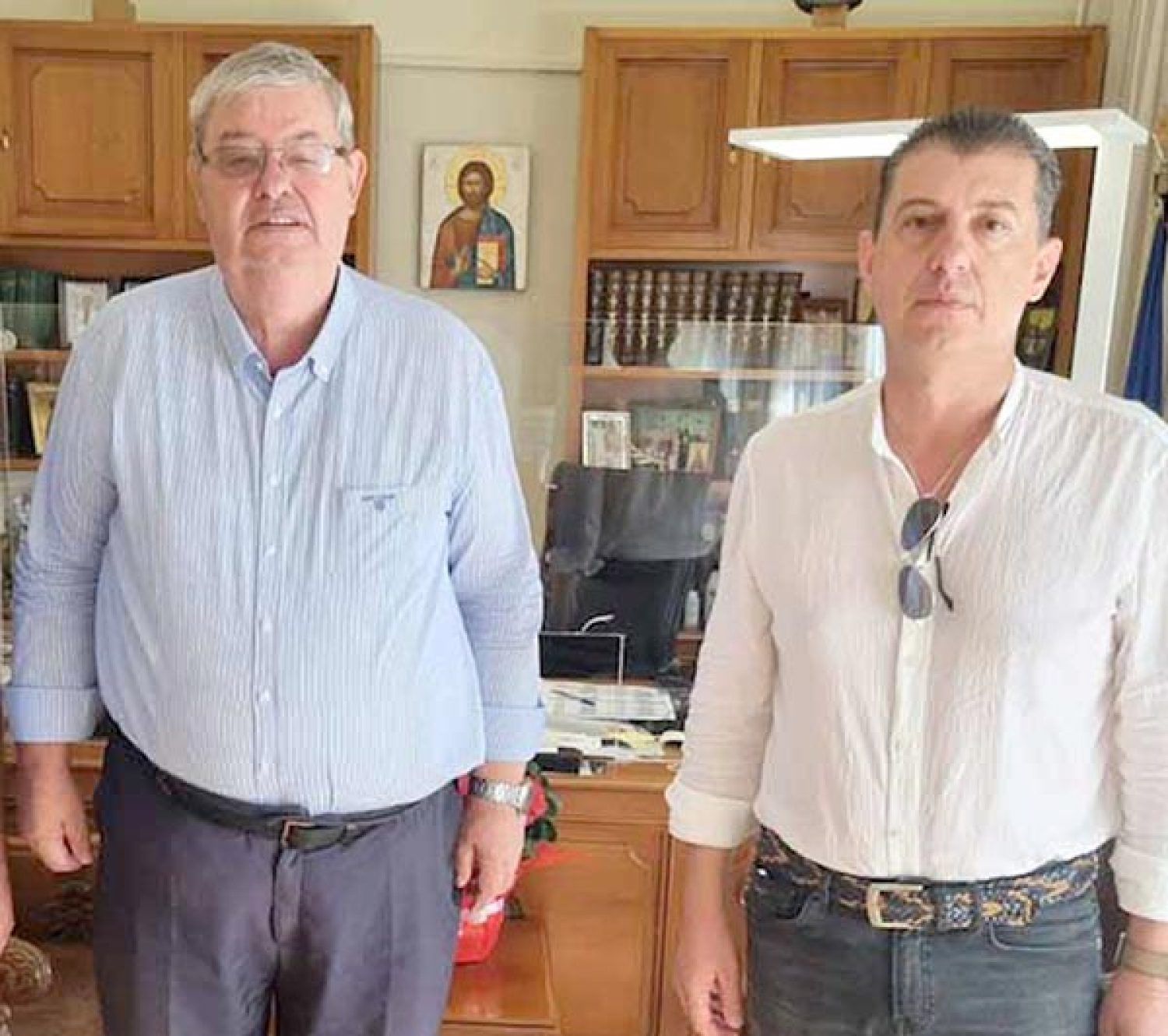 Τρέμει τη δεύτερη Κυριακή και τώρα τα δίνει ΟΛΑ σε ΟΛΟΥΣ ο Αλ. Καχριμάνης!