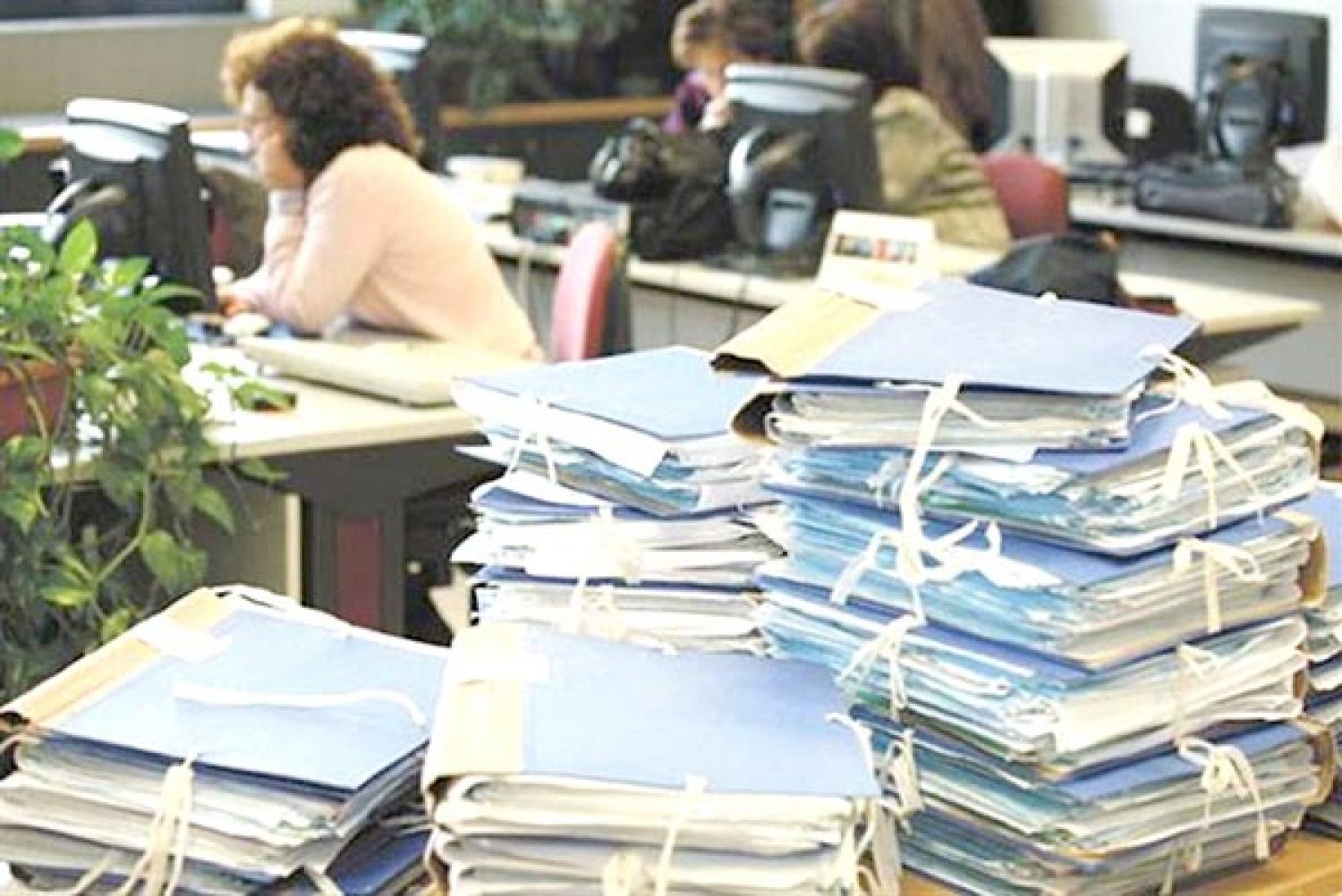 ΜΟΝΙΜΑ…ΡΙΓΜΕΝΟΙ ΟΙ ΜΙΚΡΟΜΕΣΑΙΟΙ!
