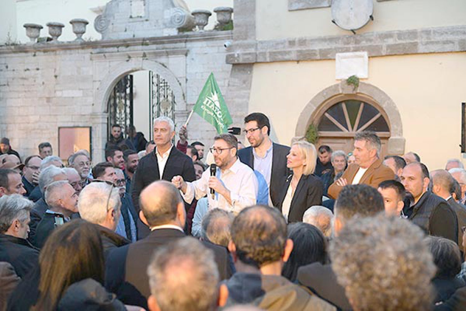 Η ΑΝΤΙΠΟΛΙΤΕΥΣΗ ΨΑΧΝΕΙ ΓΙΑ…ΕΝΟΧΟΥΣ!