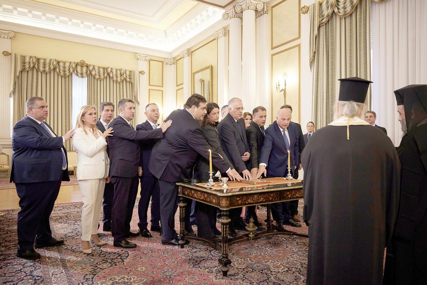 Ακρίβεια και Ευρωεκλογές οδήγησαν σε ανασχηματισμό!