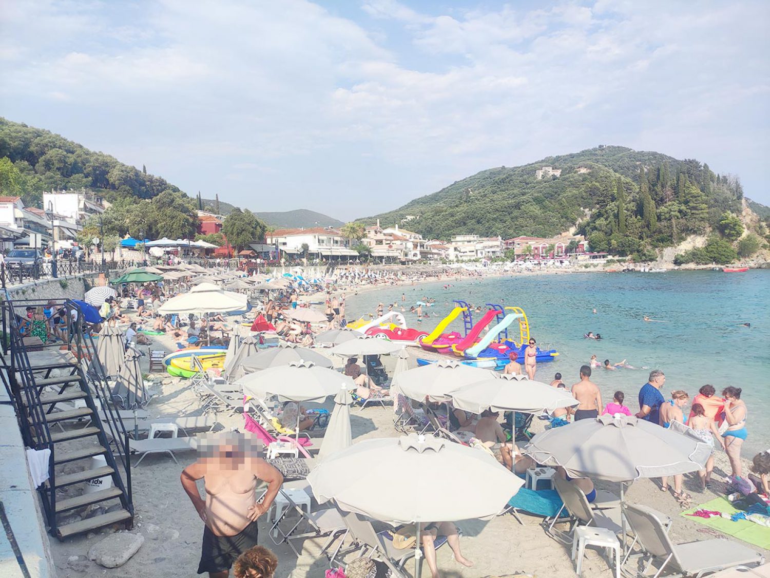 Και στις παραλίες της Ηπείρου το αδιαχώρητο λόγω καύσωνα!