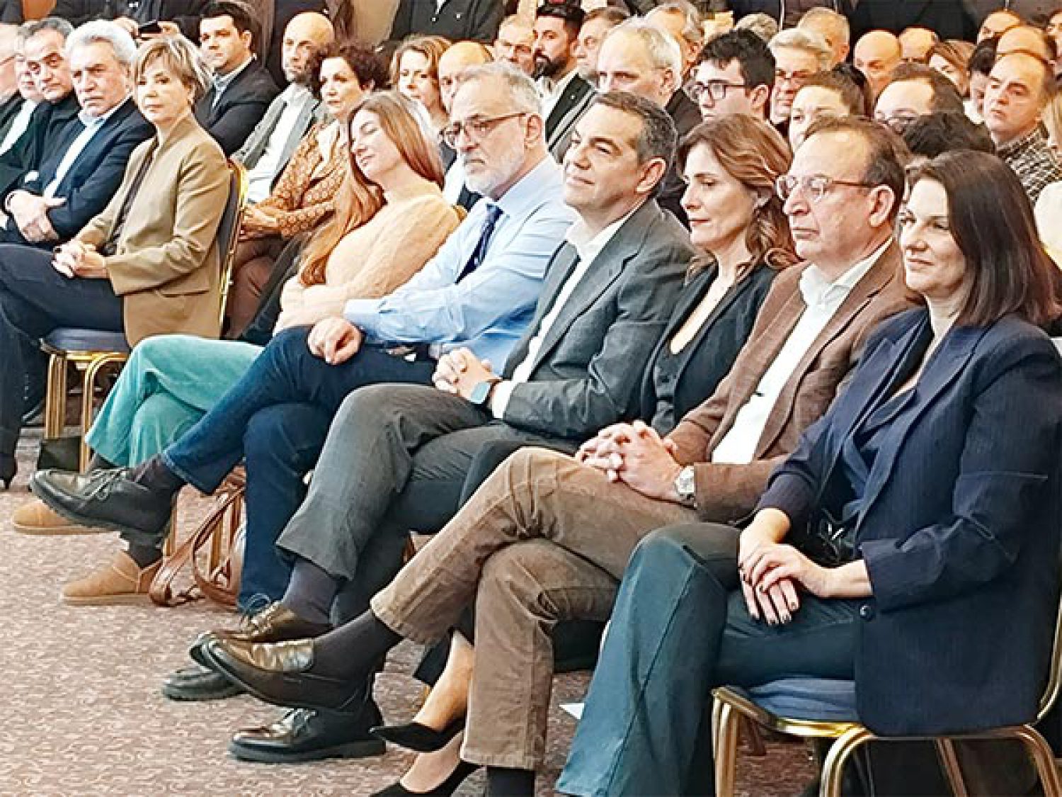 ΠΡΟΕΚΛΟΓΙΚΟΣ ΠΥΡΕΤΟΣ ΣΤΑ ΚΟΜΜΑΤΑ!