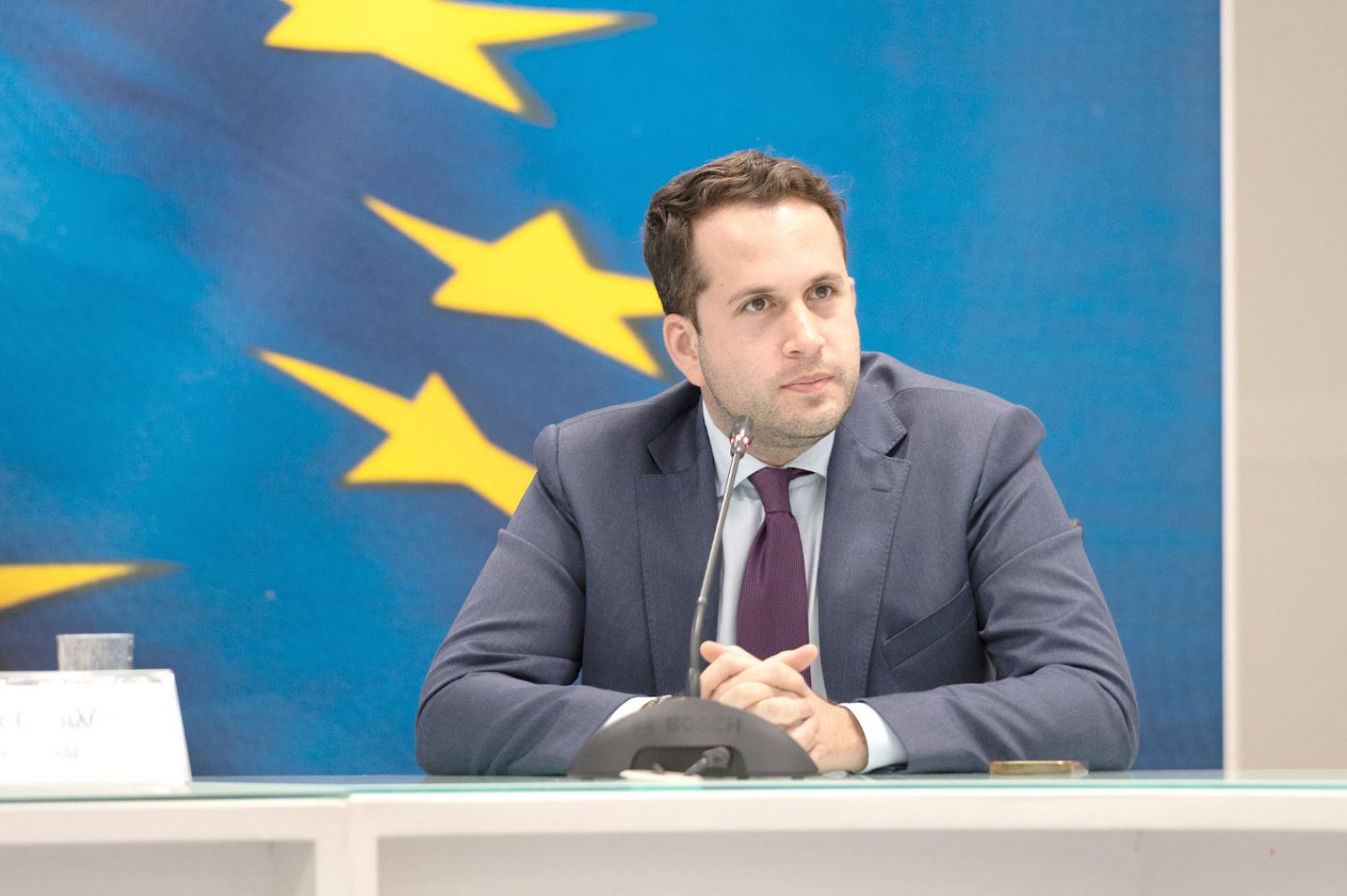 ΕΙΔΙΚΟ ΒΑΡΟΣ ΣΤΟΥΣ ΜΙΚΡΟΜΕΣΑΙΟΥΣ!