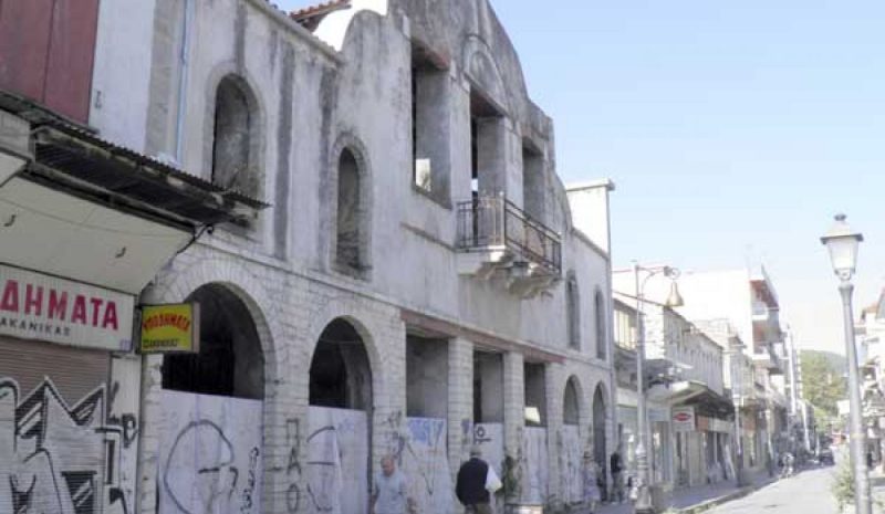 Στα... αζήτητα έχει μείνει το ιστορικό Καφεθέατρο