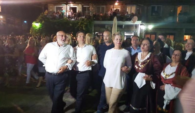 ΣΕ «ΦΙΕΣΤΑ ΑΛΕΞΗ ΤΣΙΠΡΑ» ΚΑΤΕΛΗΞΑΝ ΟΙ ΕΚΔΗΛΩΣΕΙΣ ΜΝΗΜΗΣ ΣΤΟ ΚΟΜΜΕΝΟ!