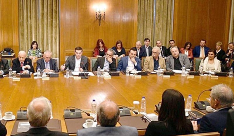 ΤΡΙΖΕΙ ΣΥΘΕΜΕΛΑ ΤΟ ΣΥΣΤΗΜΑ ΣΥΡΙΖΑ
