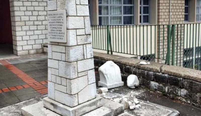 Τα Γιάννενα ας κάνουν επιτέλους κάτι  για τα μνημεία και τα έργα Τέχνης!