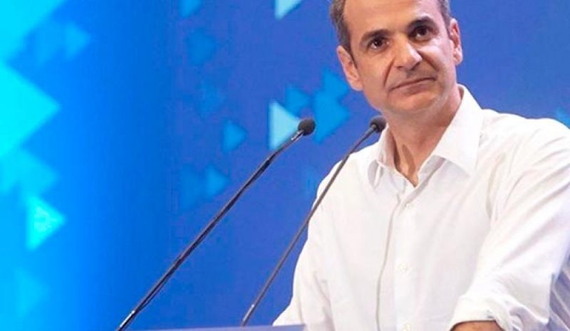 Δύο «καρατομήσεις»με σαφή μηνύματα