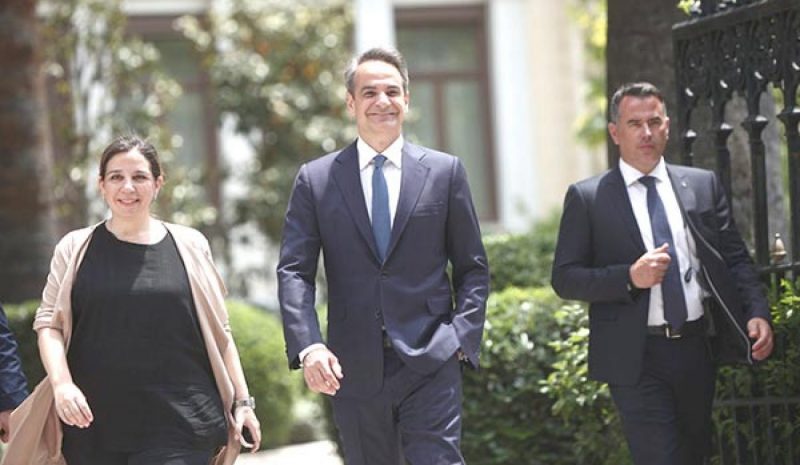 ΟΛΟΤΑΧΩΣ ΓΙΑ ΑΥΤΟΔΥΝΑΜΗ Ν.Δ.!