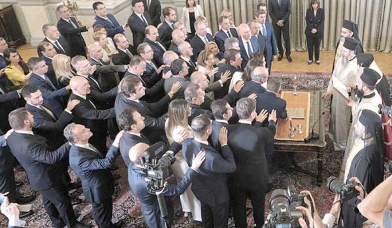 Στα «βαθιά» πέφτουν από σήμερα οι νέοι υπουργοί! 