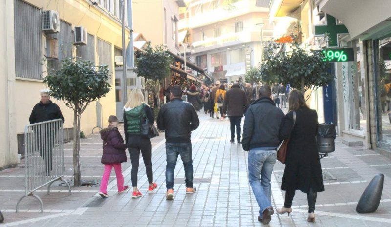 Εκπτώσεις από Δευτέρα αλλά λεφτά υπάρχουν;