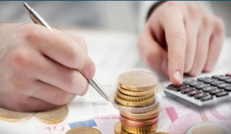 Με δυσκολία τα βγάζουν πέρα 4 στα 10 νοικοκυριά!
