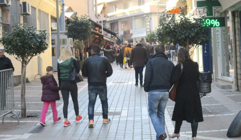 ΠΕΡΙΜΕΝΟΝΤΑΣ «ΔΩΡΟ» ΚΑΙ ΒΟΗΘΗΜΑΤΑ!