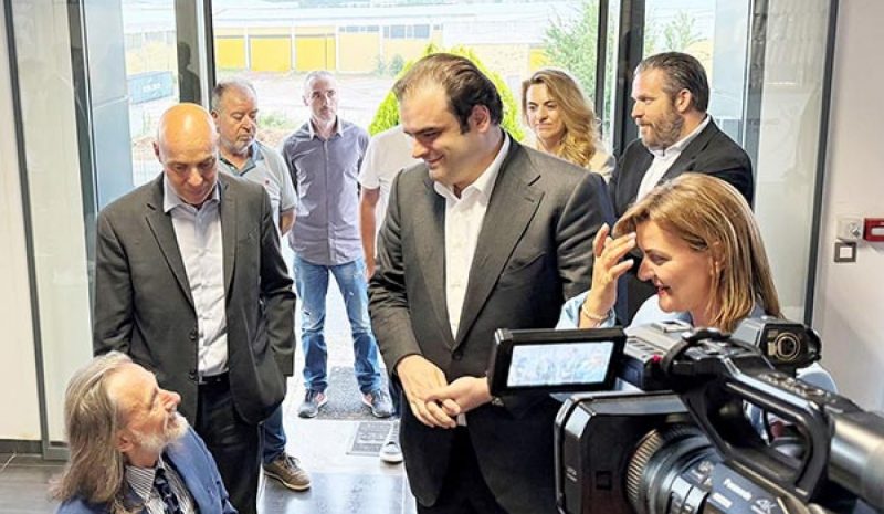 Στάση Κυριάκου Πιερρακάκη σε  Τυροκομείο Βελλάς και DIMSTEL